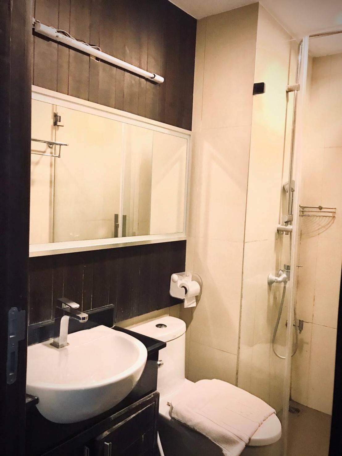 Hotel Huern Nana Jomsawan Phrae Exterior foto